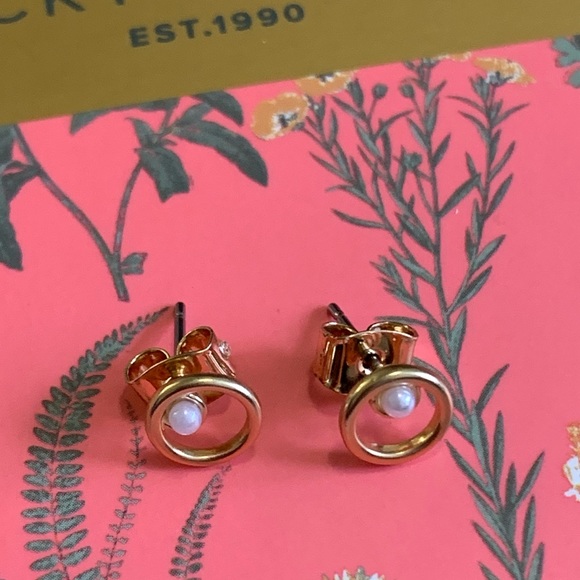 Lucky brand small stud earrings, new - Picture 3 of 4